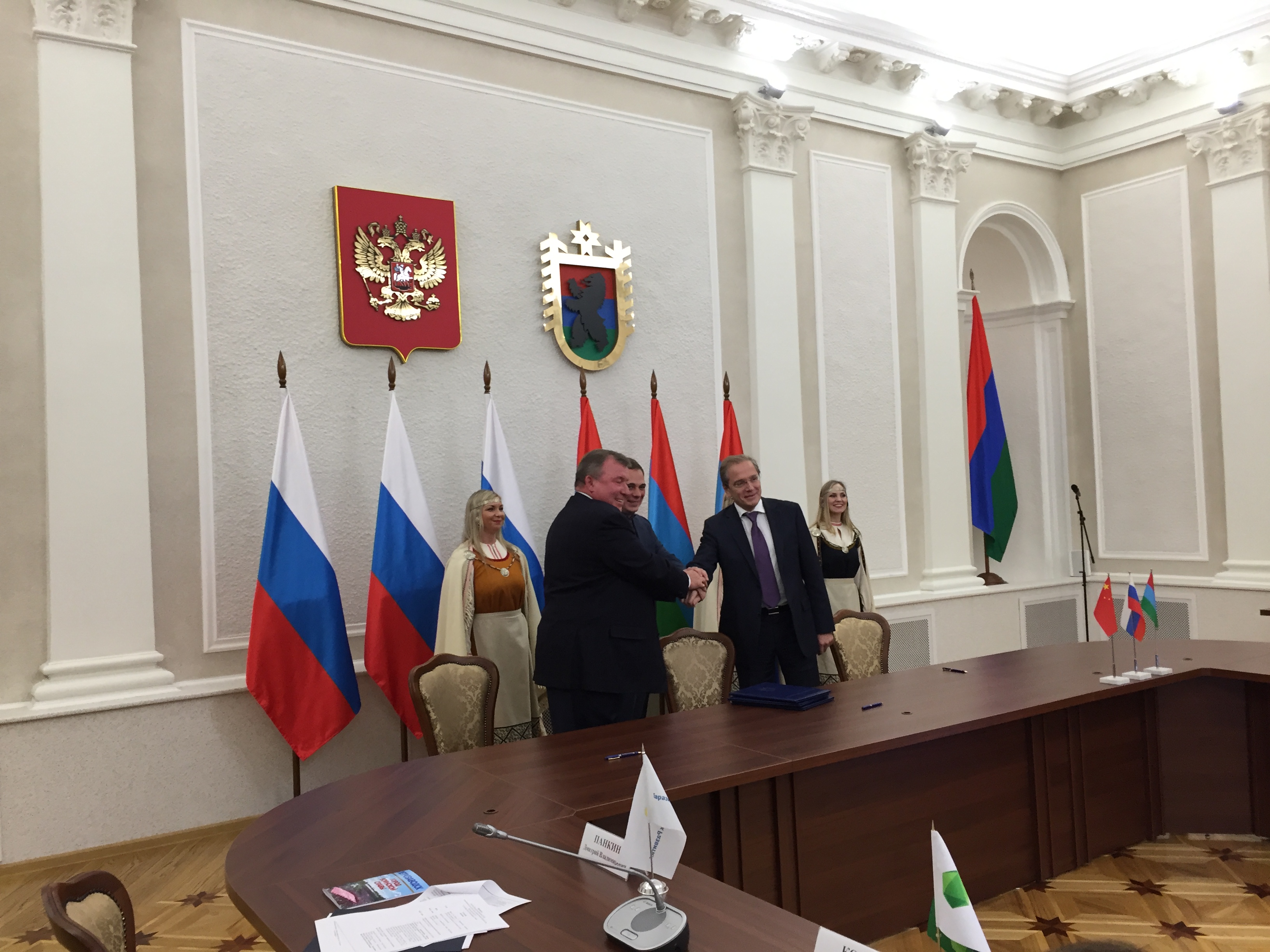 Сюжет ГТРК "Карелия" о подписании пакета соглашений, дающих старт строительству двух гидроэлектростанций, которые к 2020 году заработают в Кемском районе.